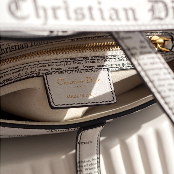 Rare Christian Dior 2024 Newspaper Print White Black Calfskin Saddle Bag - Picture 15 of 16